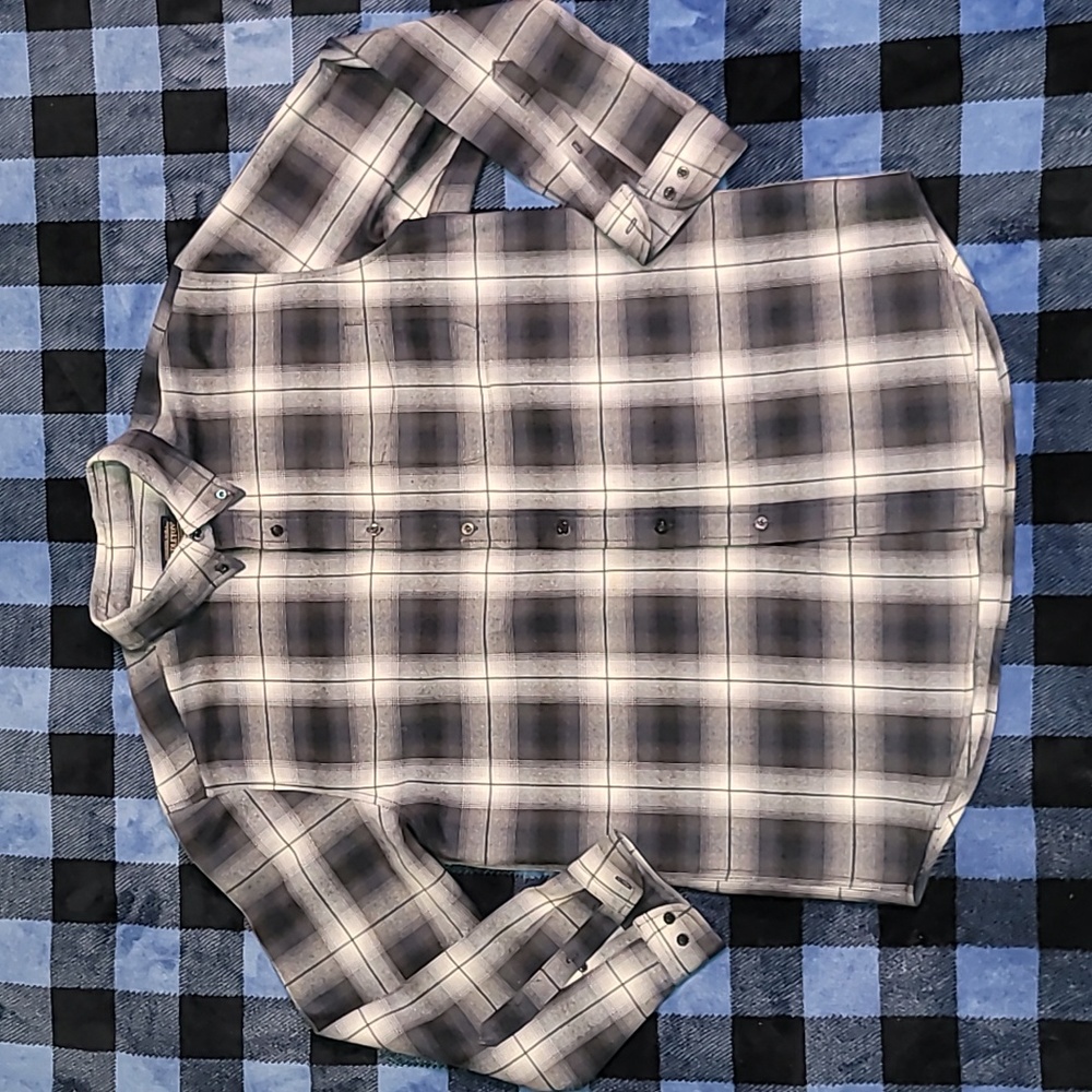PENDLETON. USA Fabric. 💯 Virgin Wool. Button-up. Men's size XL